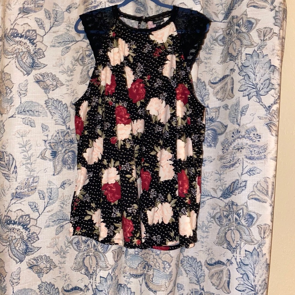 LACE Shoulder Tunic